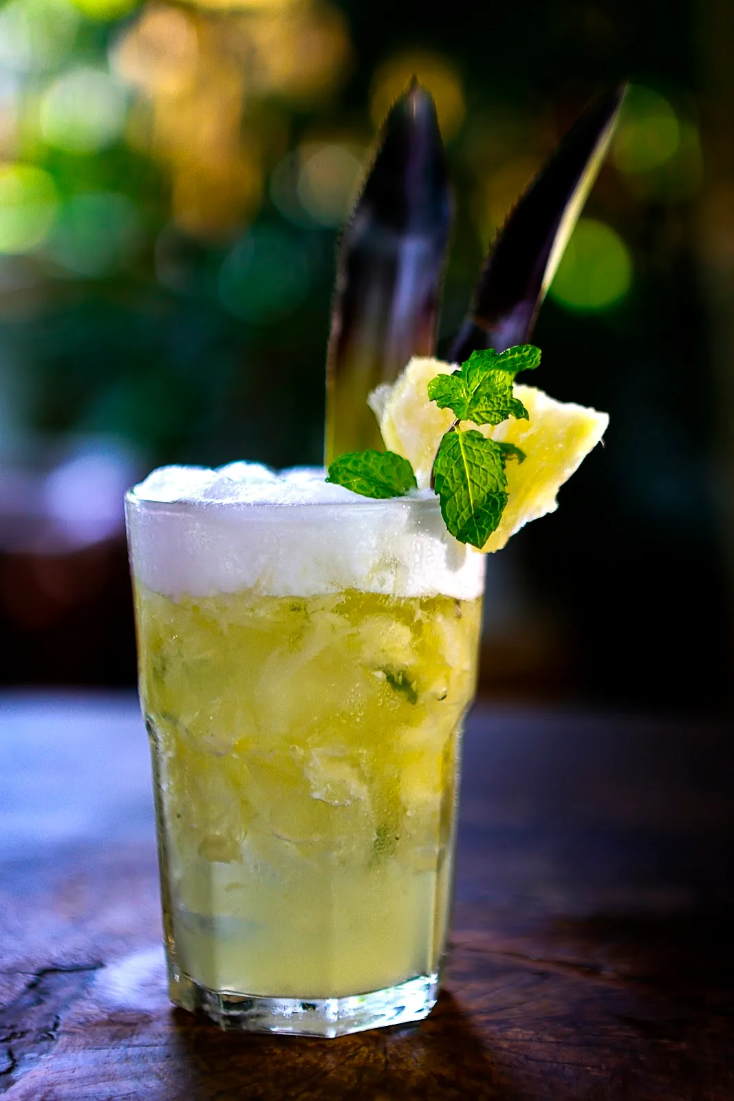 Caipirinha servida no Pontal da Enseada